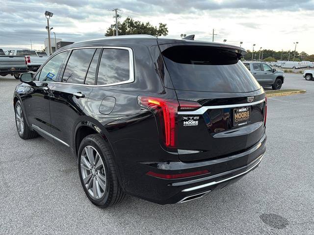 Used 2025 Cadillac XT6 Premium Luxury image 5