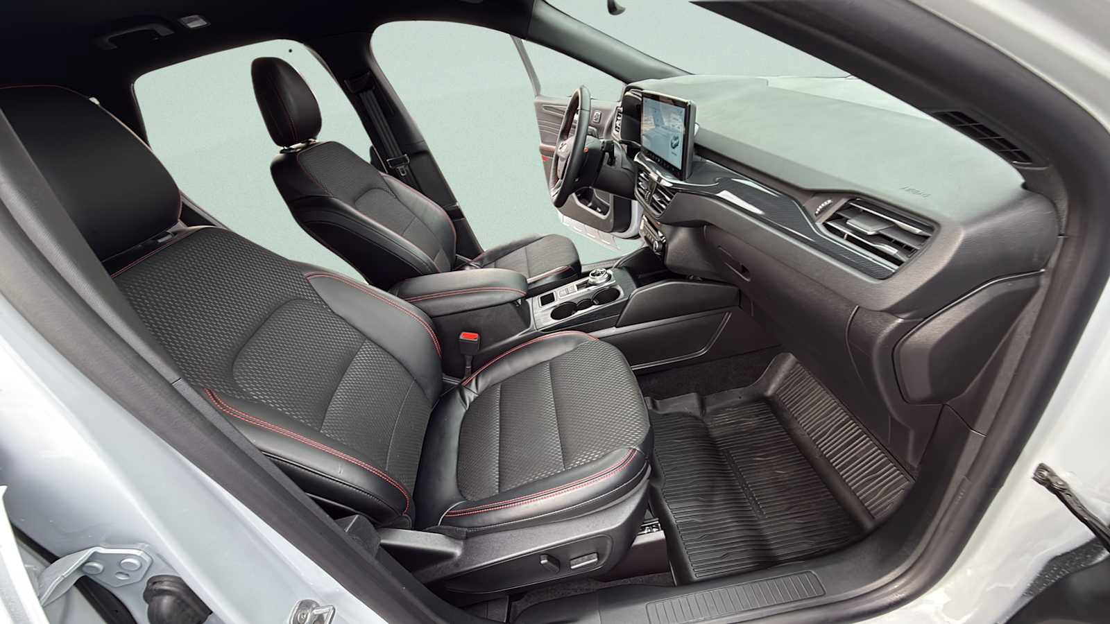 Used 2025 Ford Escape ST-Line Elite w/ Class II Trailer Tow Package image 34