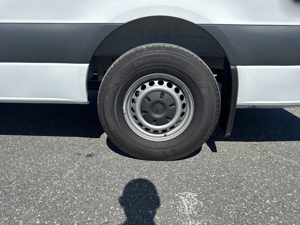 Used 2025 Mercedes-Benz Sprinter 2500 image 27