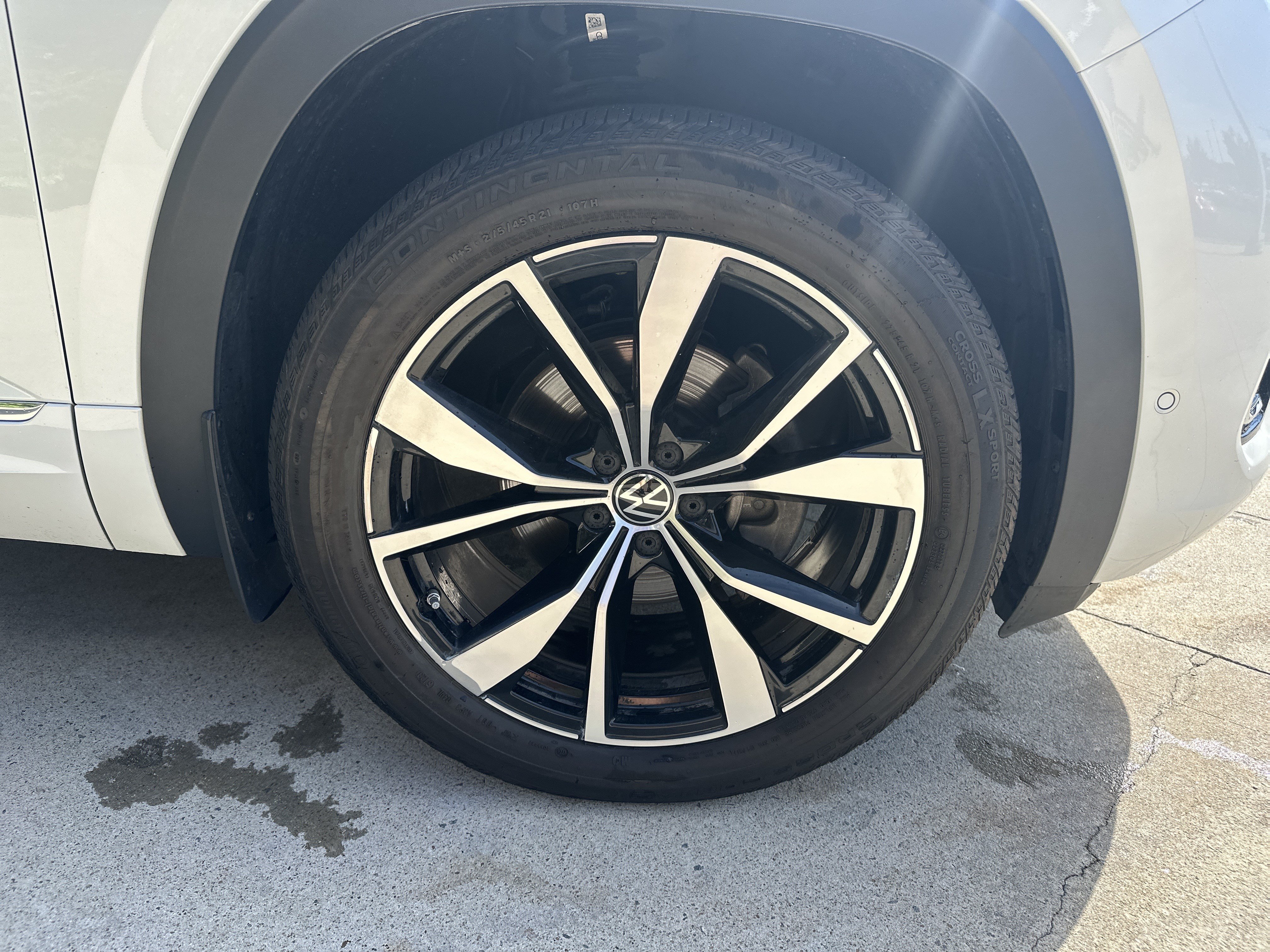 Used 2024 Volkswagen Atlas SEL Premium R-Line AWD/4WD image 33