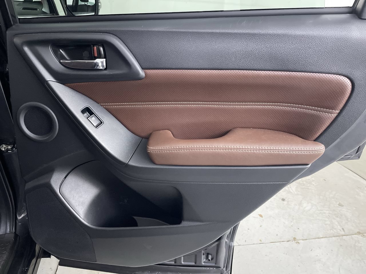 Used 2018 Subaru Forester 2.5i Touring AWD/4WD image 23