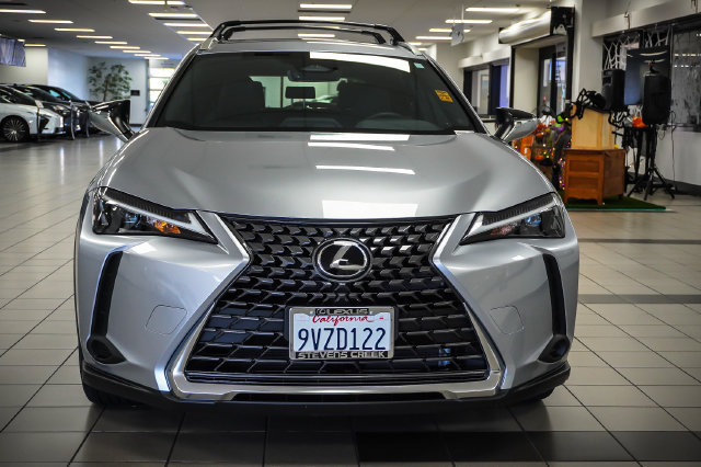 Certified 2025 Lexus UX 300h FWD w/ Accessory Package (Z2) image 4