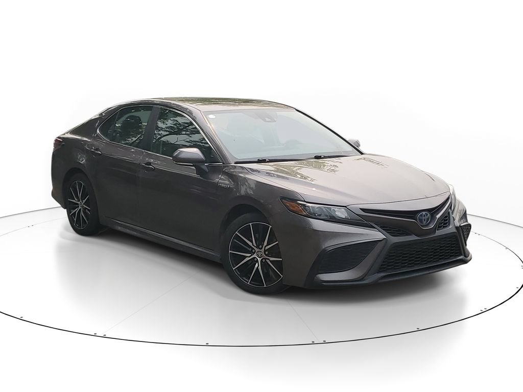 Used 2021 Toyota Camry SE w/ Cold Weather Package