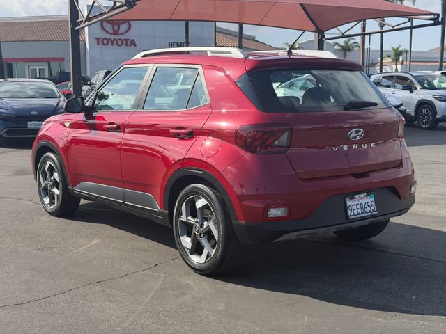 Used 2023 Hyundai Venue Limited FWD image 8