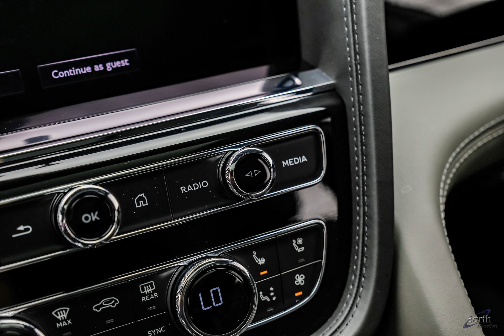 Used 2022 Bentley Bentayga AWD/4WD image 69