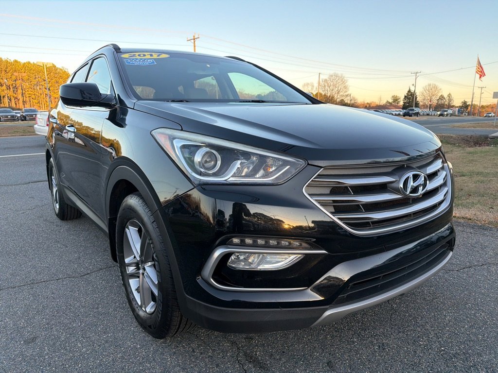 Used 2017 Hyundai Santa Fe Sport image 2