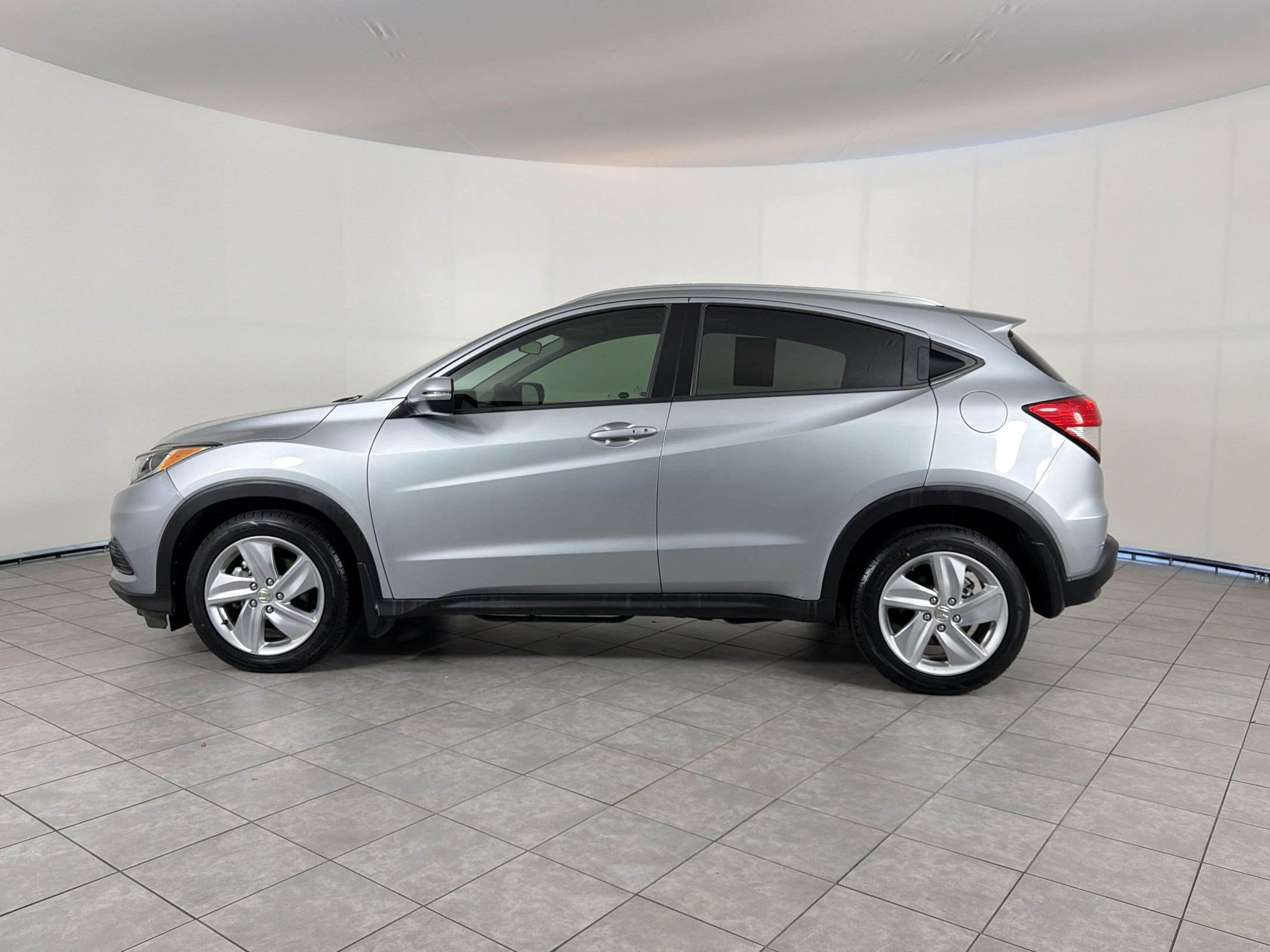 Used 2019 Honda HR-V EX image 2