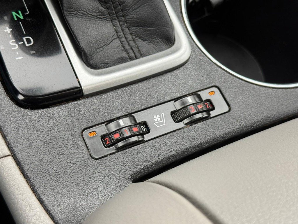 Used 2015 Toyota Highlander Limited image 28