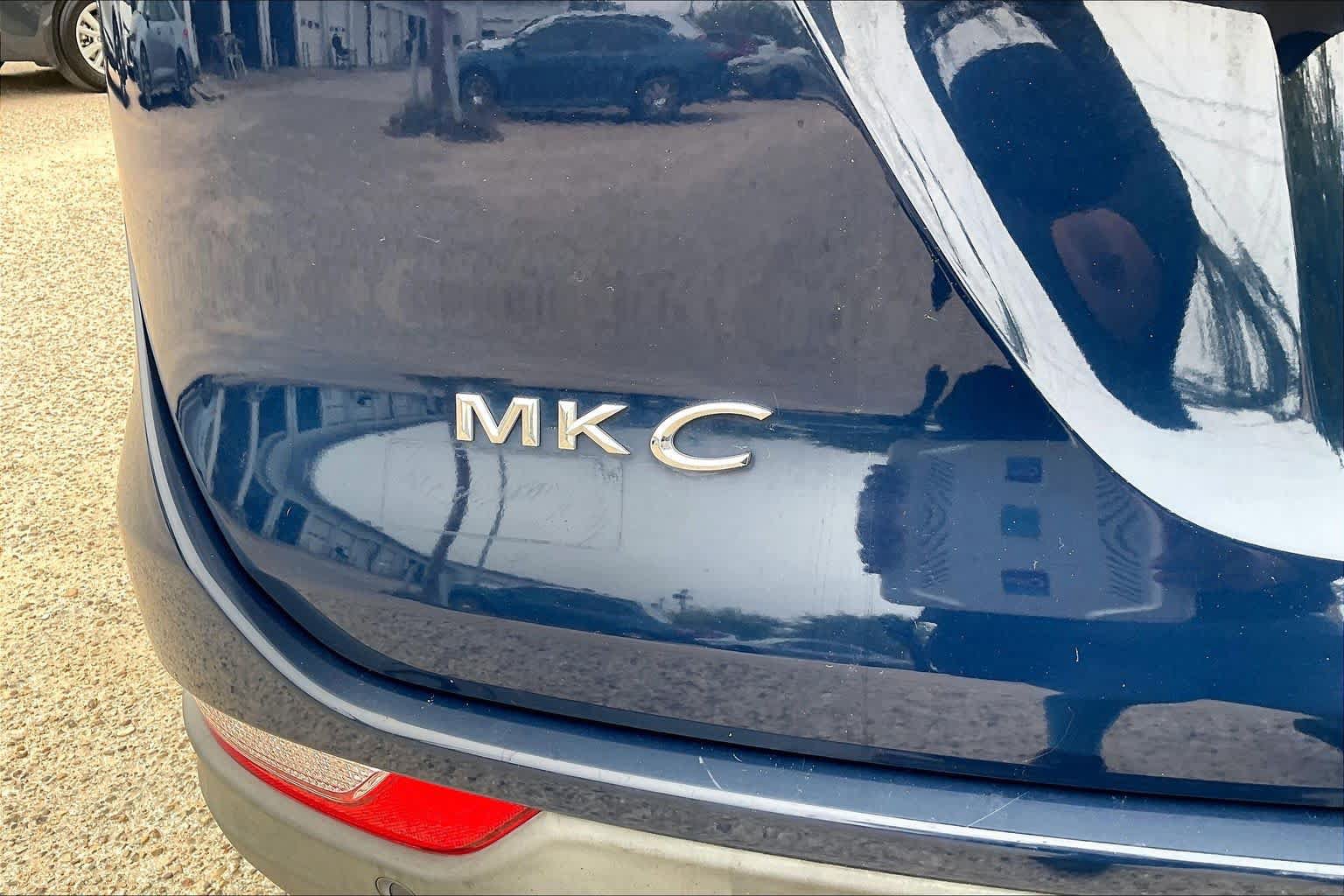 Used 2019 Lincoln MKC Reserve FWD image 9