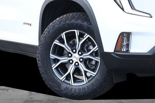 Used 2025 GMC Acadia AT4 AWD/4WD image 3