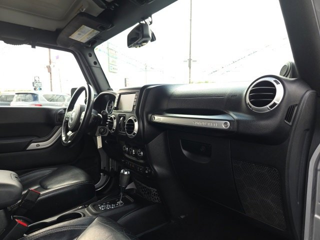 Used 2014 Jeep Wrangler Unlimited Sahara w/ Connectivity Group image 38