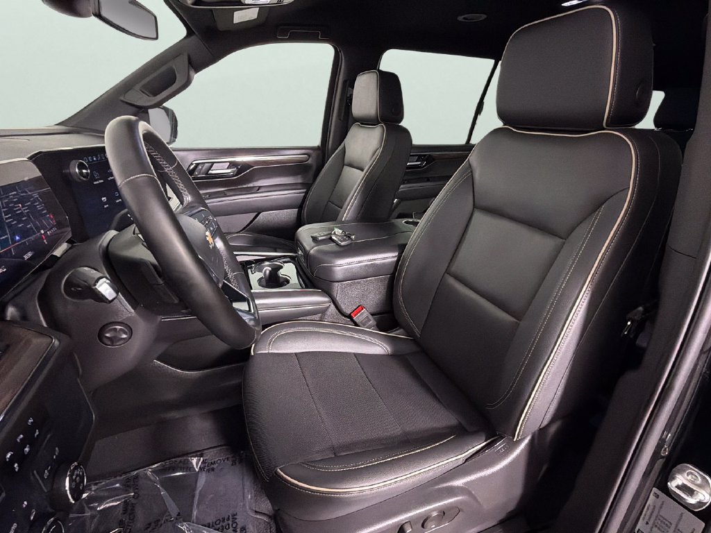 Certified 2025 Chevrolet Suburban Premier AWD/4WD image 18