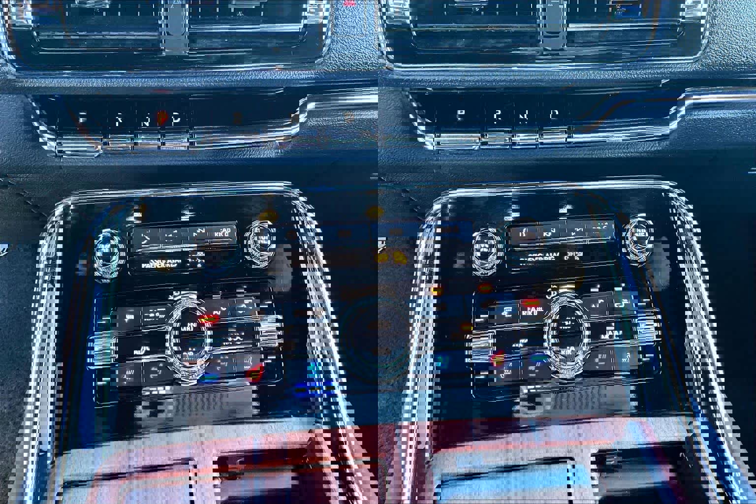 Used 2024 Lincoln Navigator L Reserve image 32