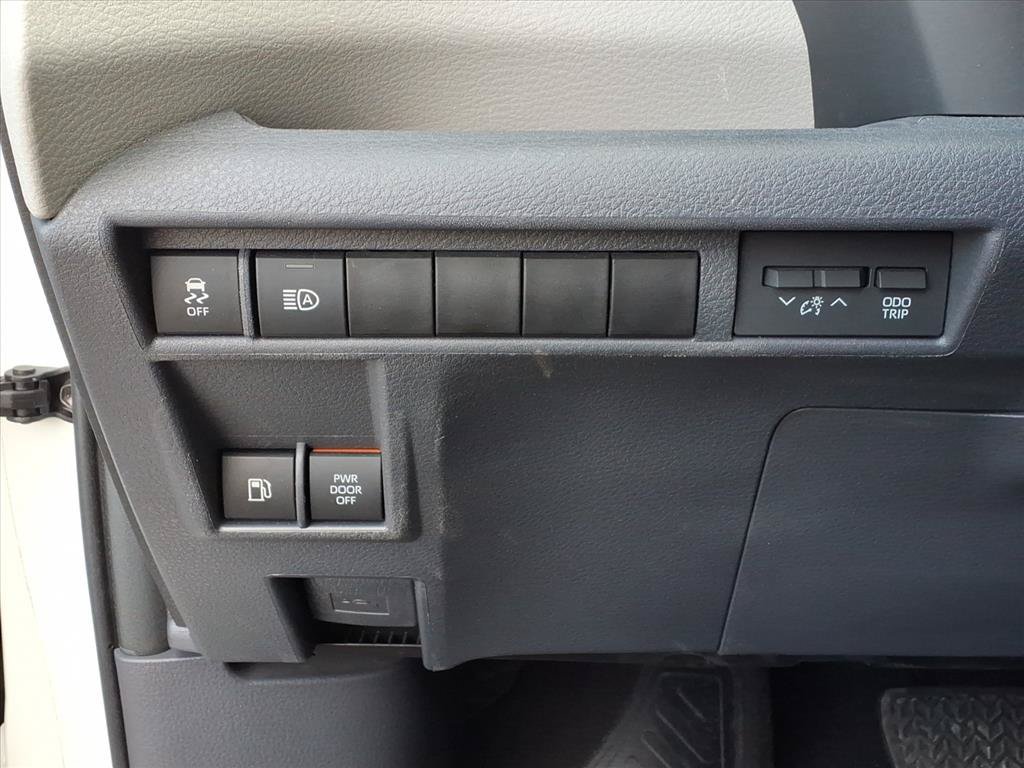 Certified 2023 Toyota Sienna XLE FWD image 22