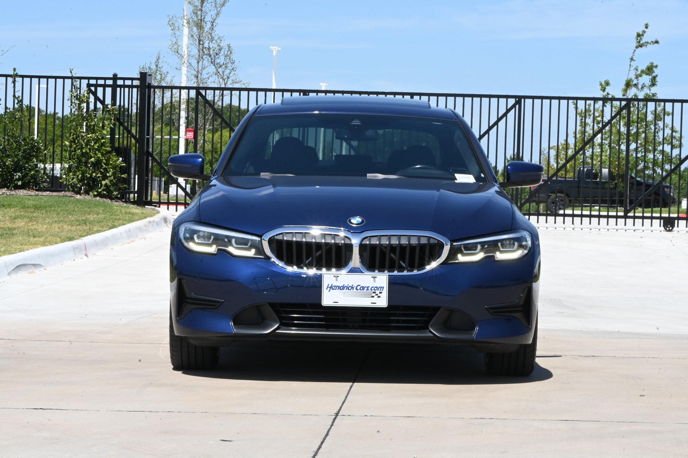 Used 2020 BMW 330i Sedan w/ Convenience Package RWD image 3