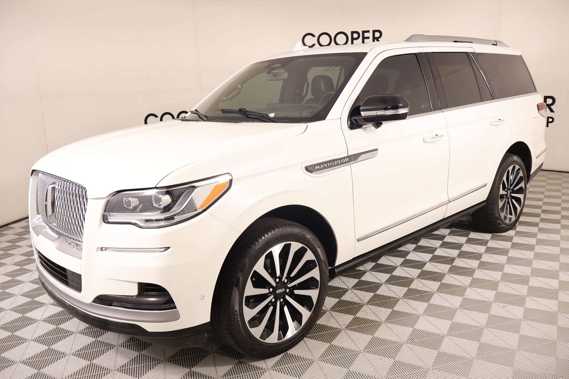 Used 2022 Lincoln Navigator Reserve AWD/4WD image 10