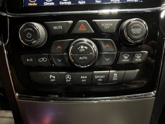 Used 2022 Jeep Grand Cherokee Limited image 43