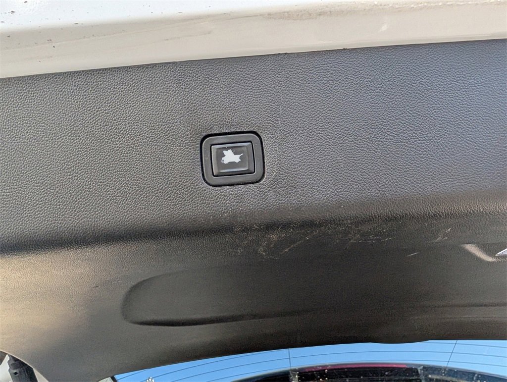 Used 2020 Chevrolet Traverse RS w/ LPO, Cargo Package image 28