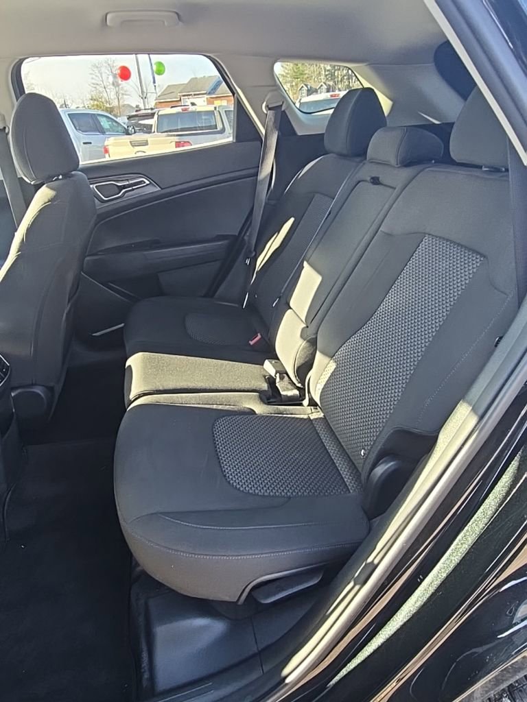 Used 2024 Kia Sportage LX image 11