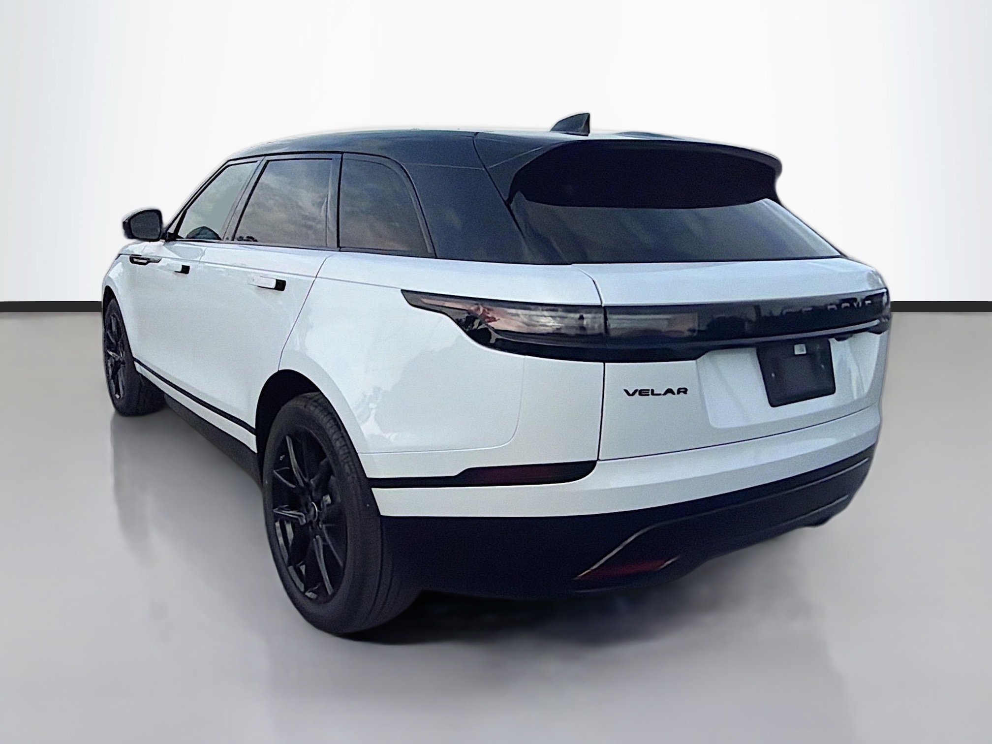 New 2026 Land Rover Range Rover Velar Dynamic SE image 3