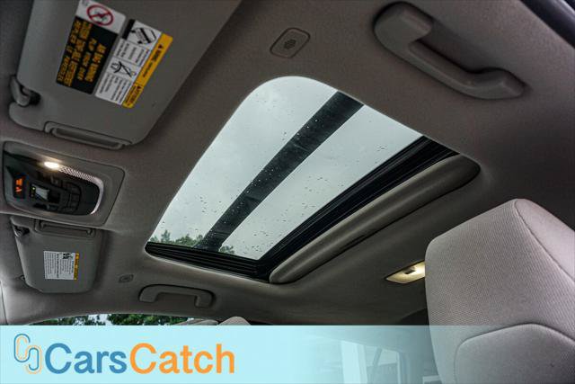 Used 2024 Toyota Corolla Cross LE w/ Moonroof Package FWD image 18