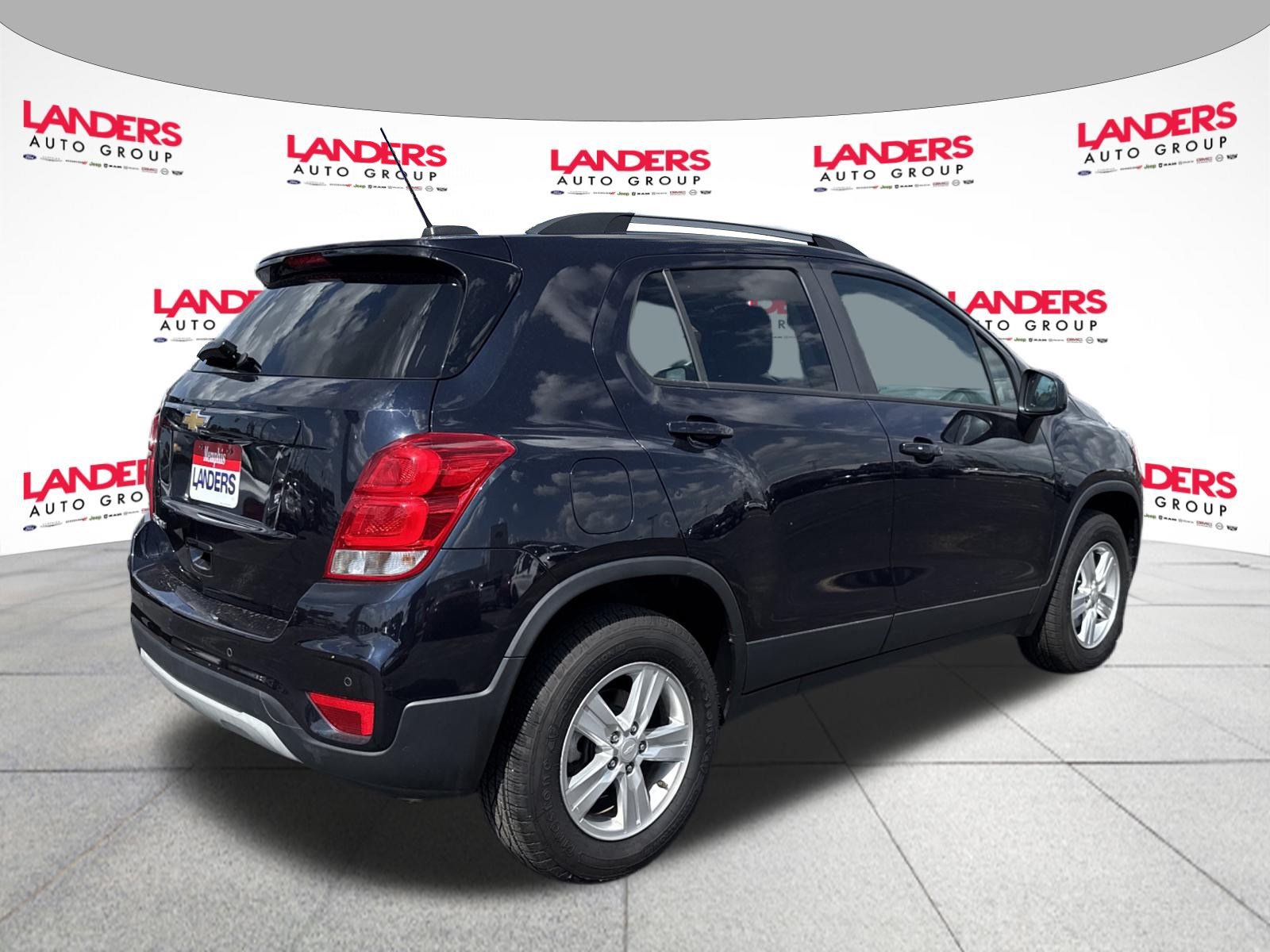 Used 2022 Chevrolet Trax LT w/ Driver Confidence Package AWD/4WD image 3