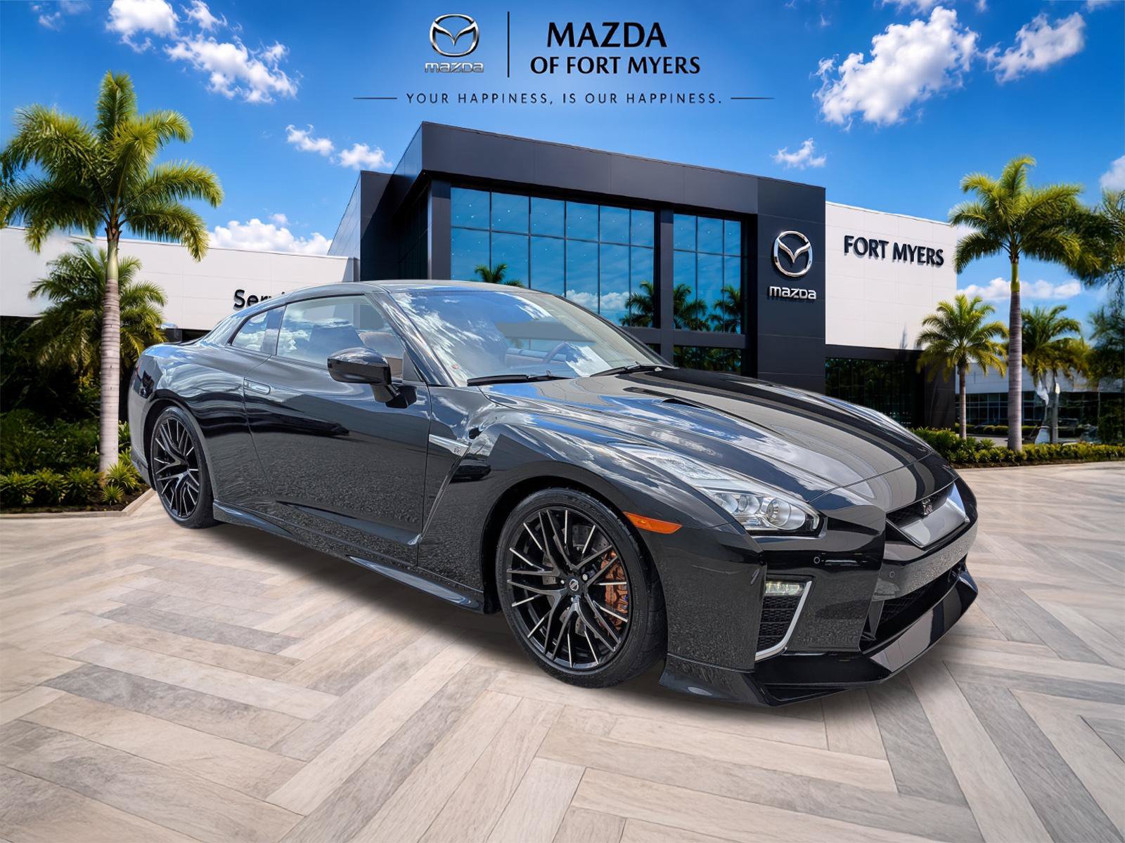 Used 2020 Nissan GT-R Premium w/ Premium Interior Package AWD/4WD image 2