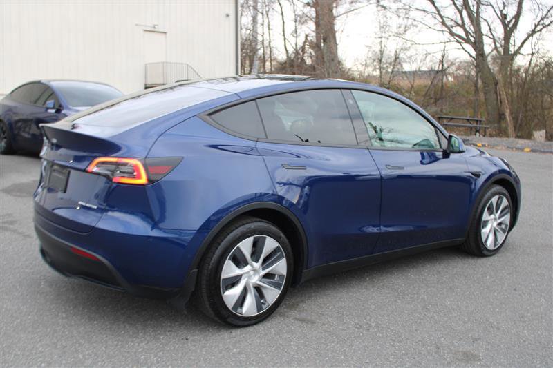 Used 2022 Tesla Model Y Long Range image 7