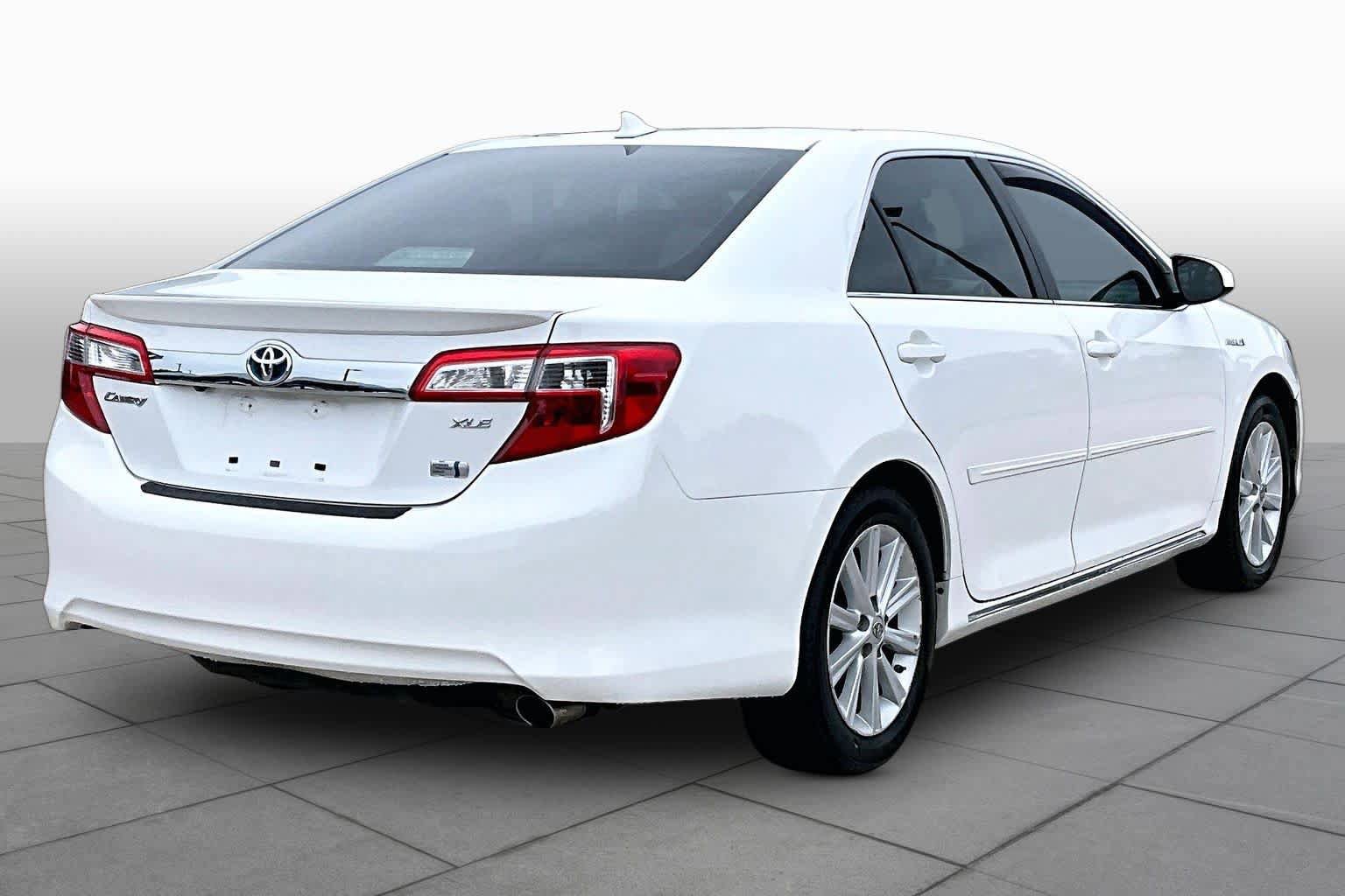 Used 2012 Toyota Camry XLE w/ Leather Pkg FWD image 13