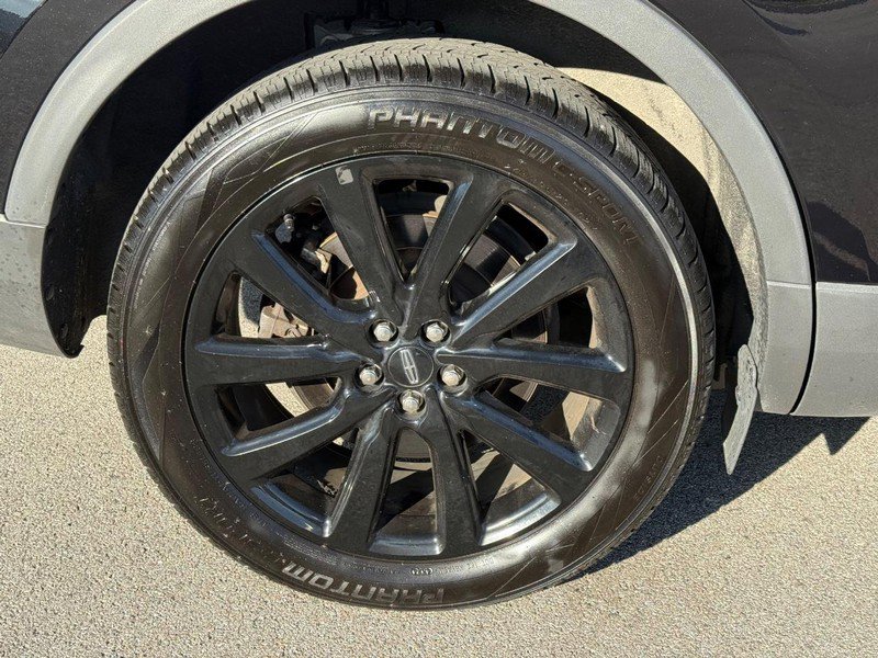 Certified 2023 Lincoln Nautilus Reserve AWD/4WD image 5