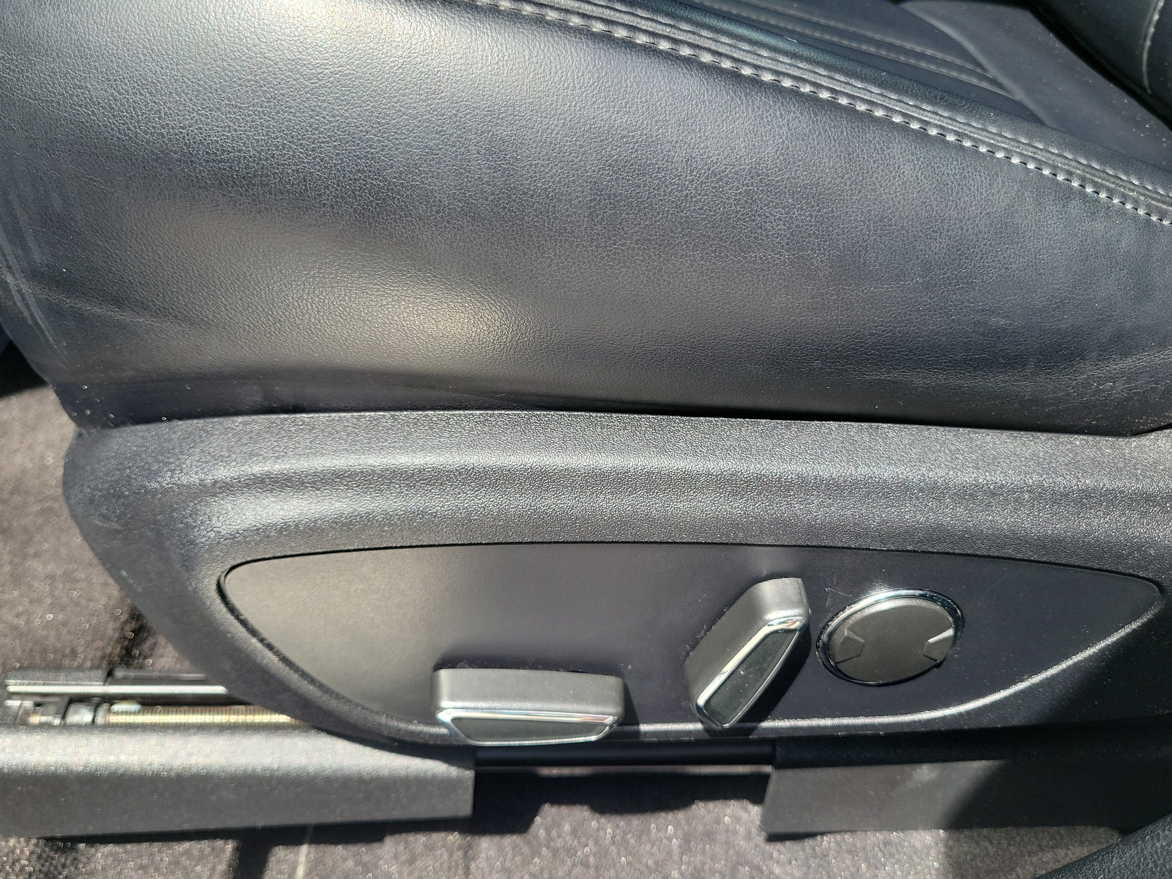 Used 2020 Lincoln MKZ FWD image 13