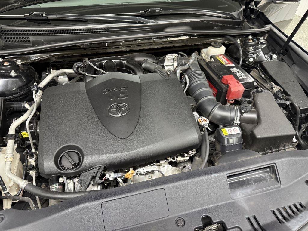 Used 2019 Toyota Camry XSE FWD image 40