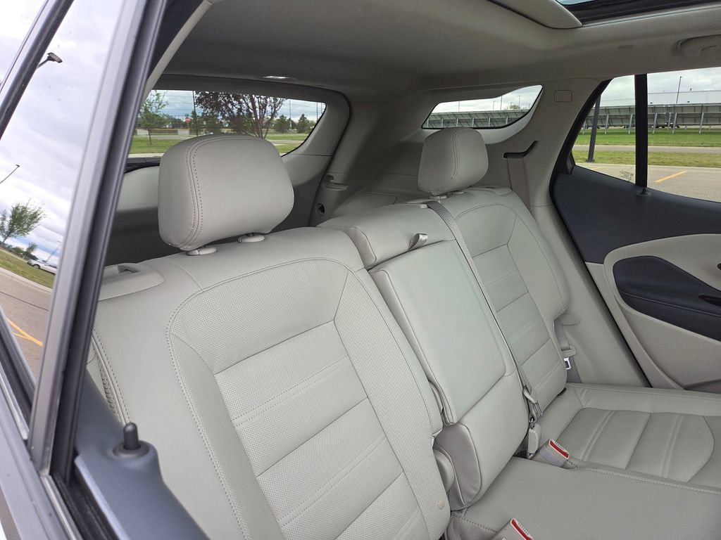 Used 2024 GMC Terrain Denali w/ Denali Premium Package AWD/4WD image 45