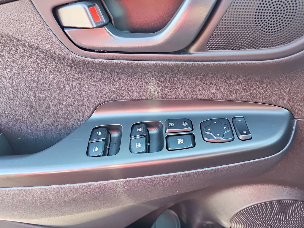 Used 2023 Hyundai Kona SEL FWD image 31