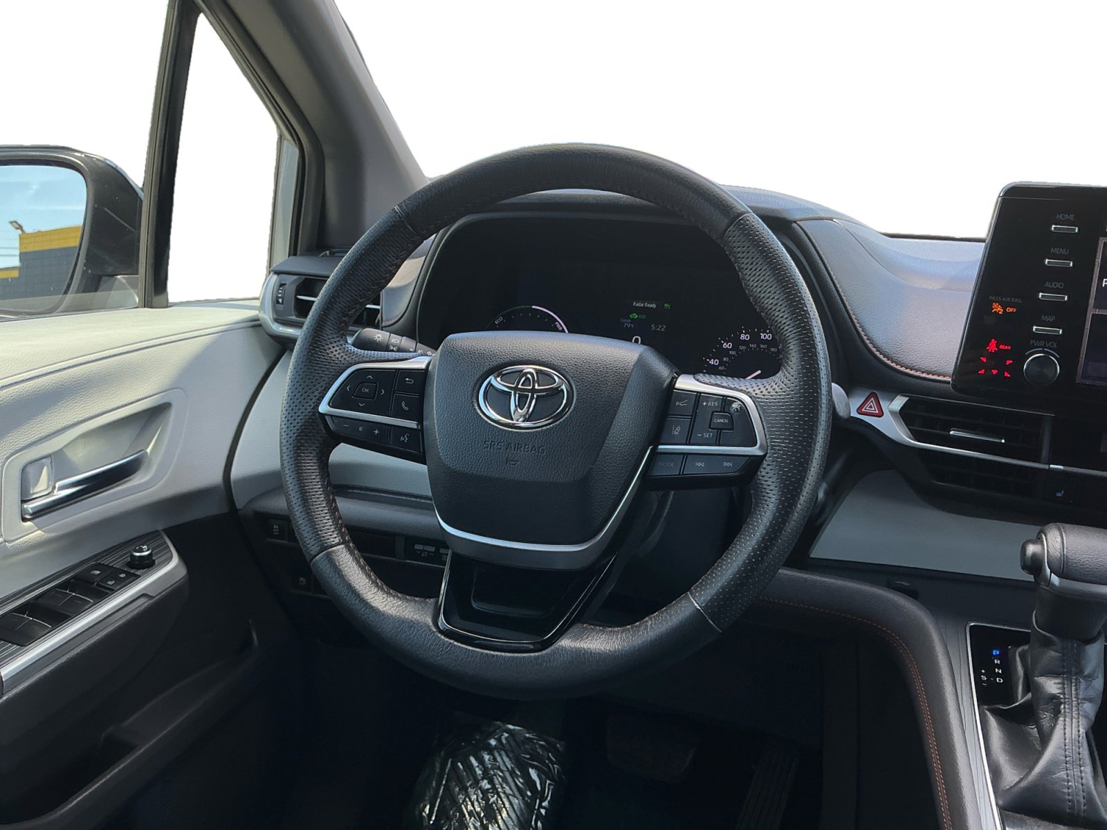 Used 2022 Toyota Sienna XSE AWD/4WD image 11