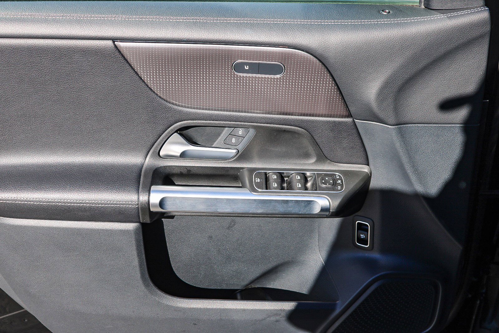 Used 2022 Mercedes-Benz GLB 250 image 21