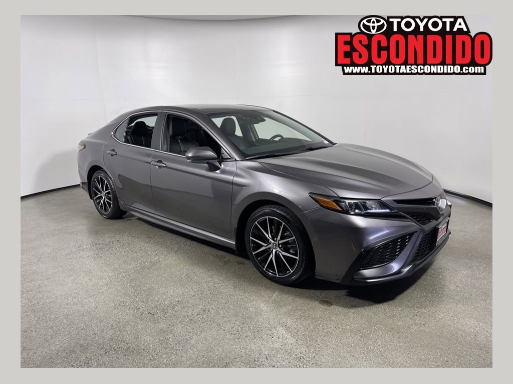 Certified 2023 Toyota Camry SE FWD image 1