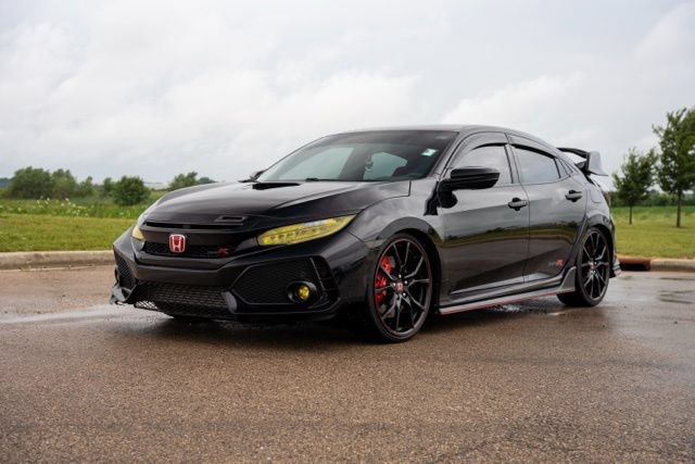 Used 2017 Honda Civic Type R image 3