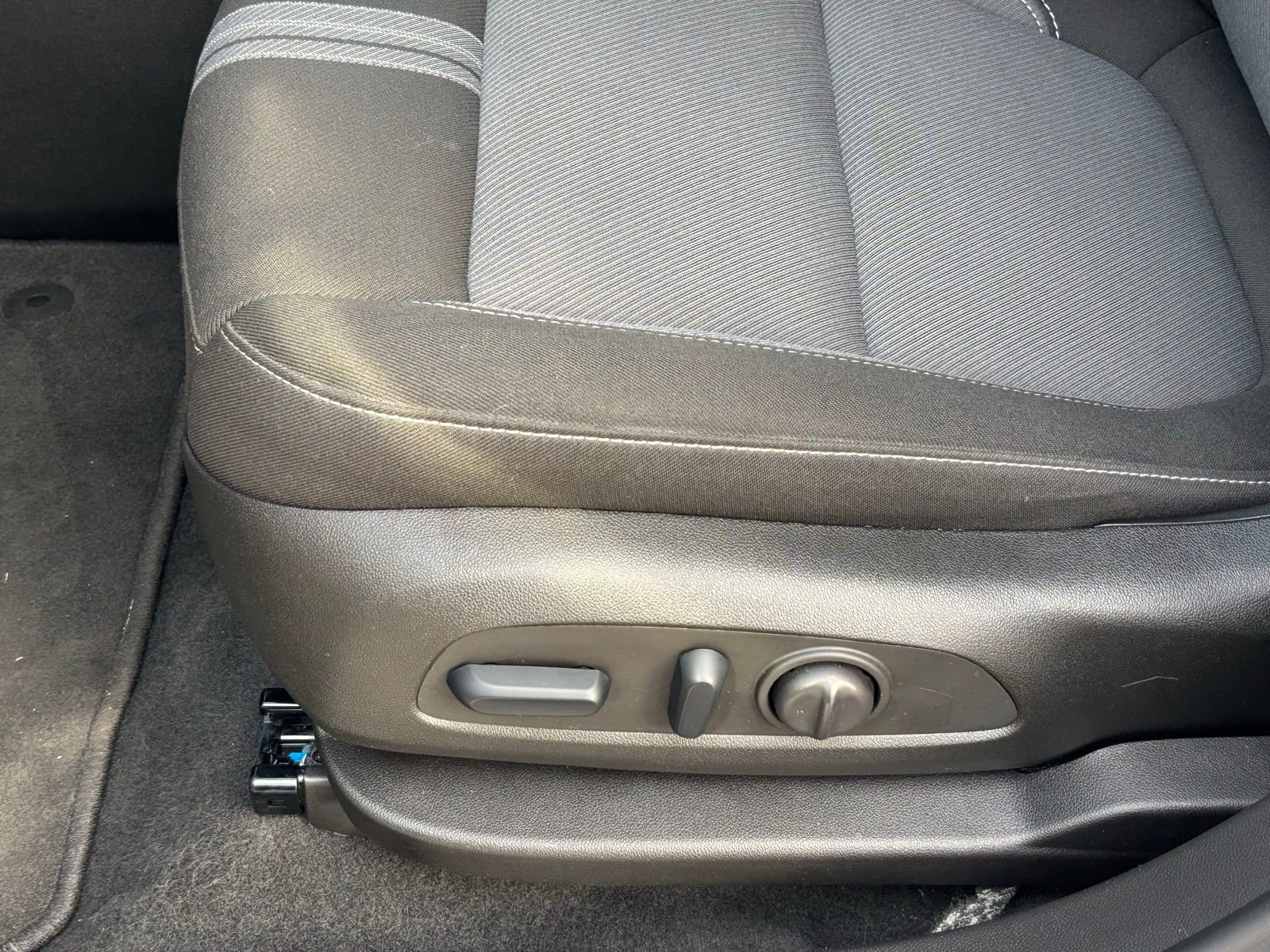 Used 2025 Chevrolet Blazer LT image 14