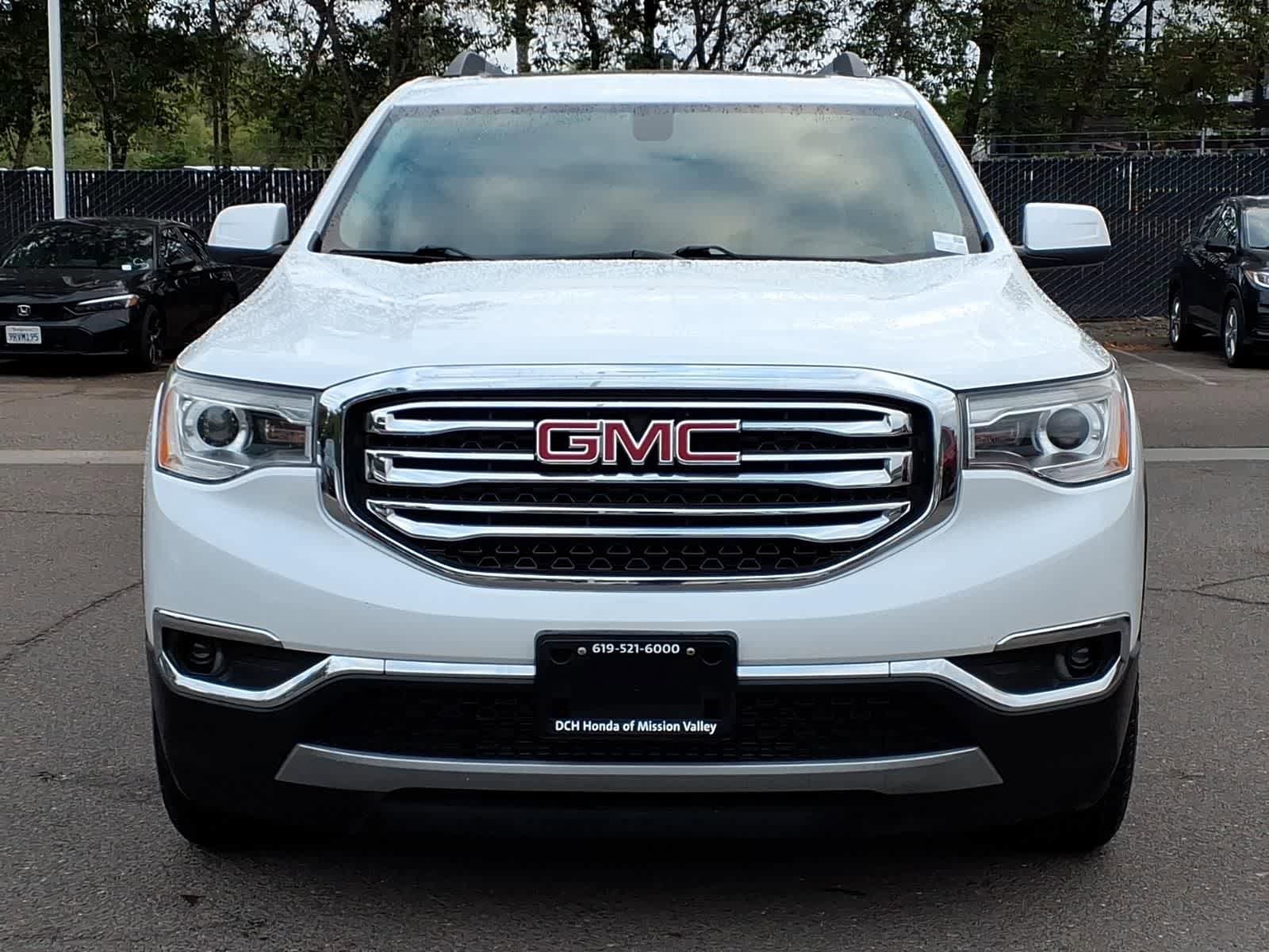 Used 2018 GMC Acadia SLT FWD image 2