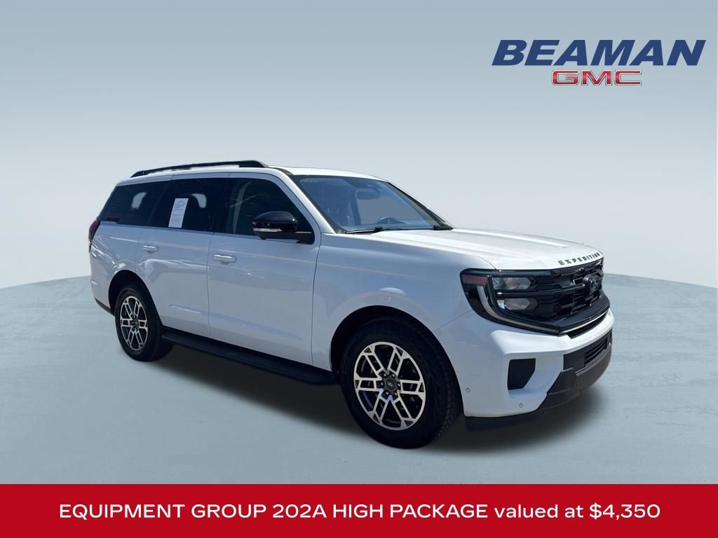 Used 2025 Ford Expedition Active AWD/4WD image 1