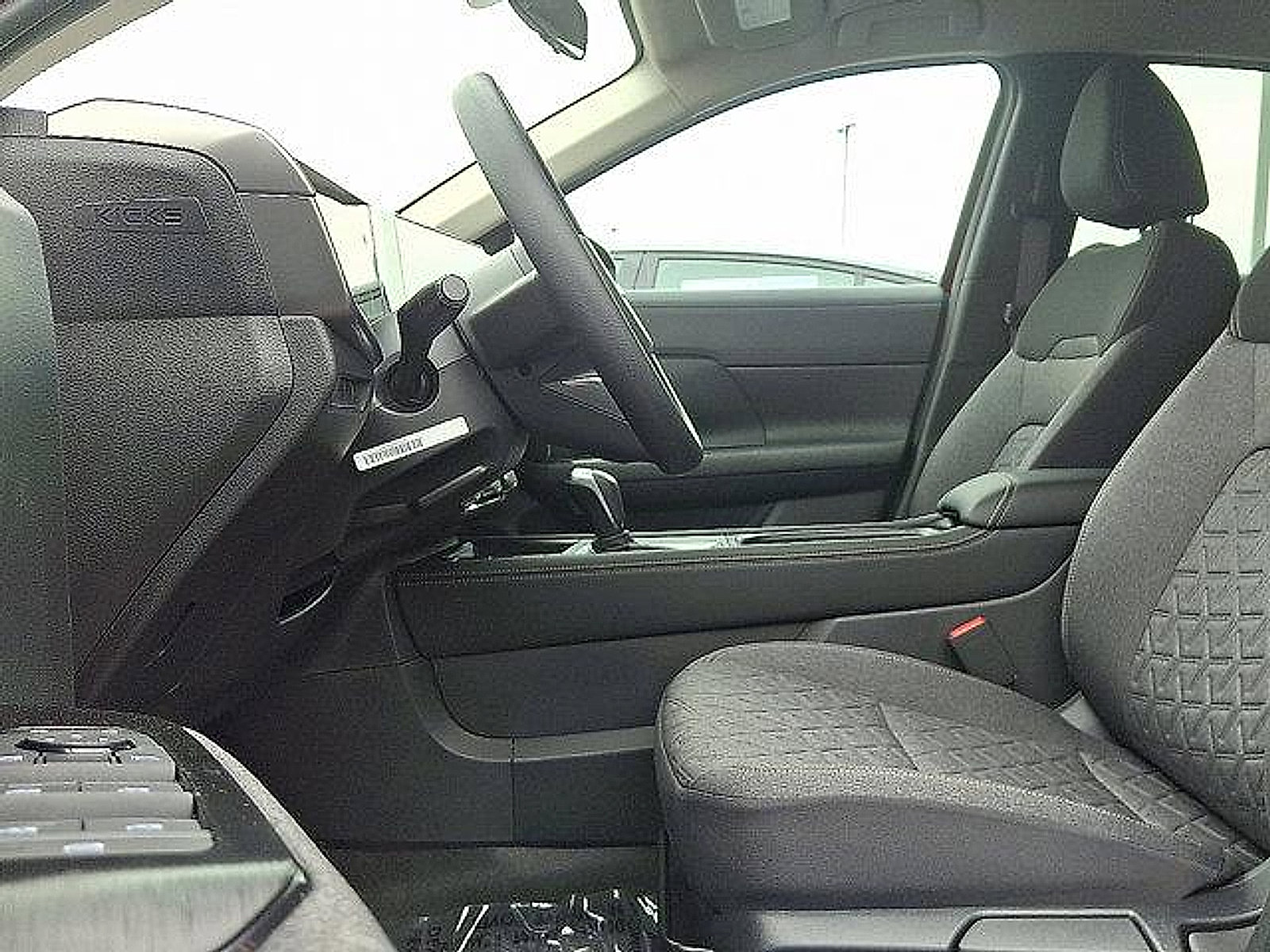 New 2025 Nissan Kicks SV image 8