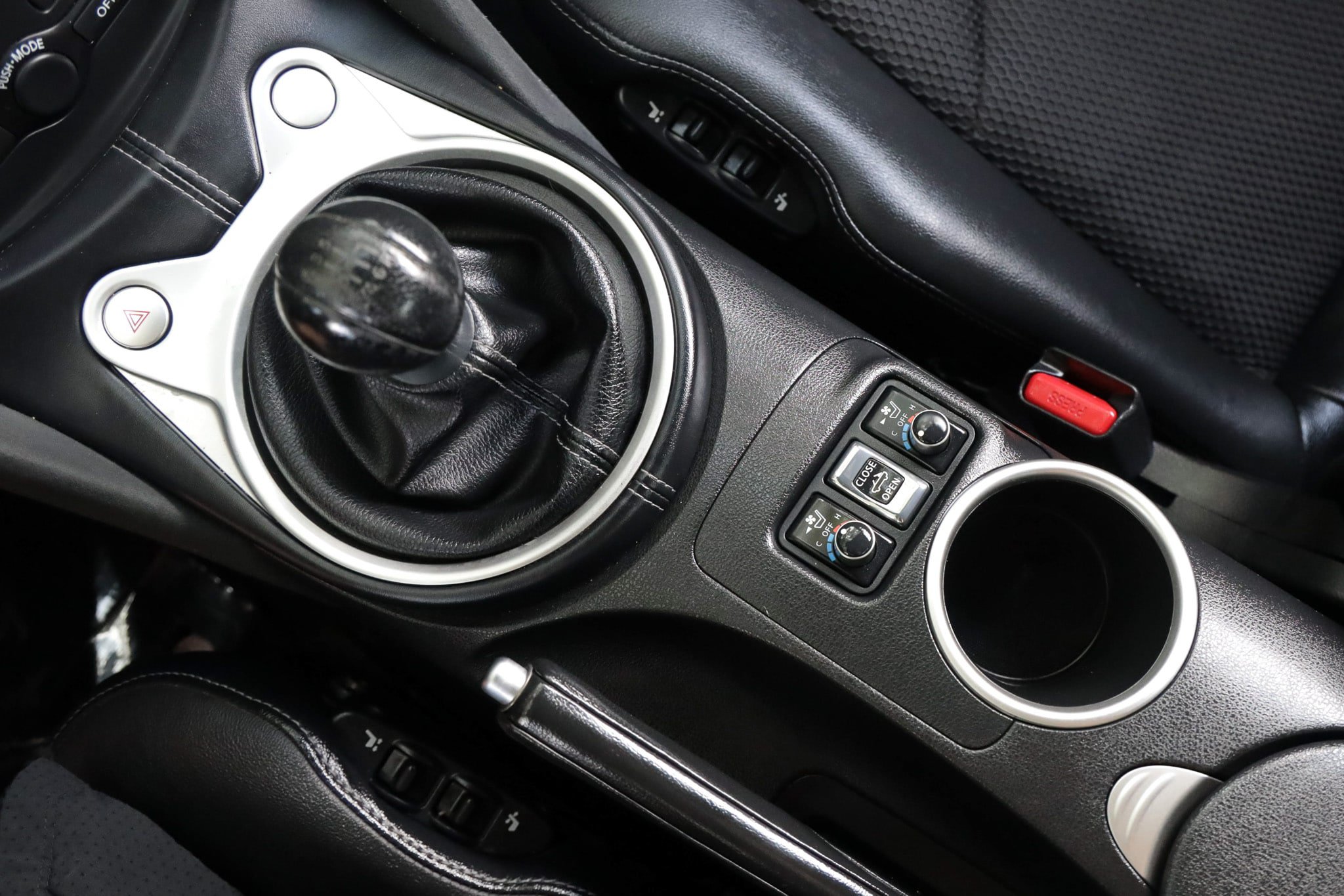 Used 2019 Nissan 370Z Touring RWD image 38