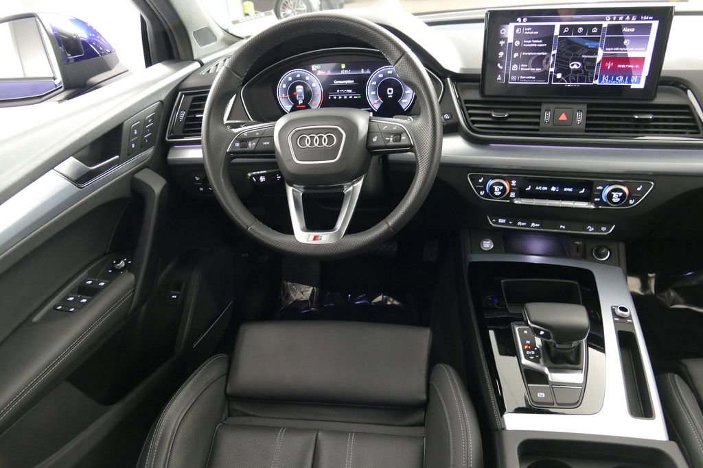 Certified 2025 Audi Q5 2.0T Premium Plus image 7