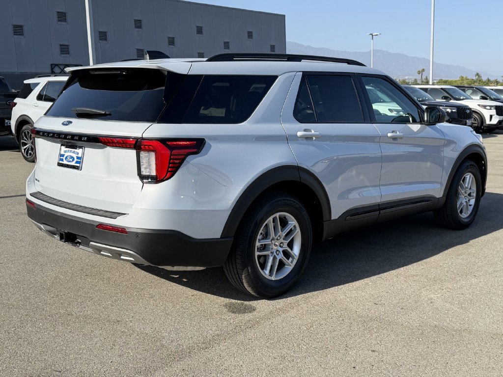 New 2026 Ford Explorer Active w/ Active Comfort Package RWD image 8