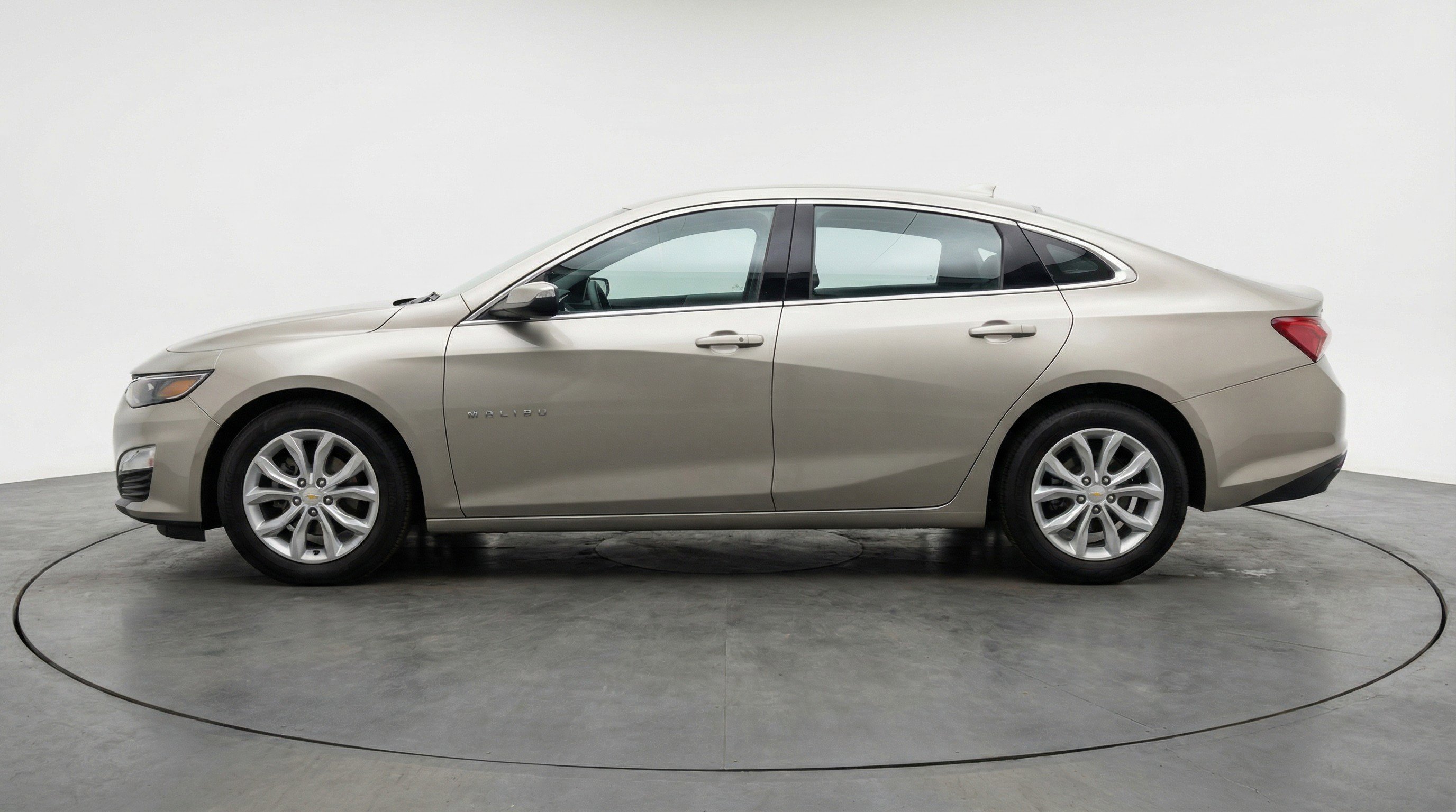 Used 2024 Chevrolet Malibu LT FWD image 5