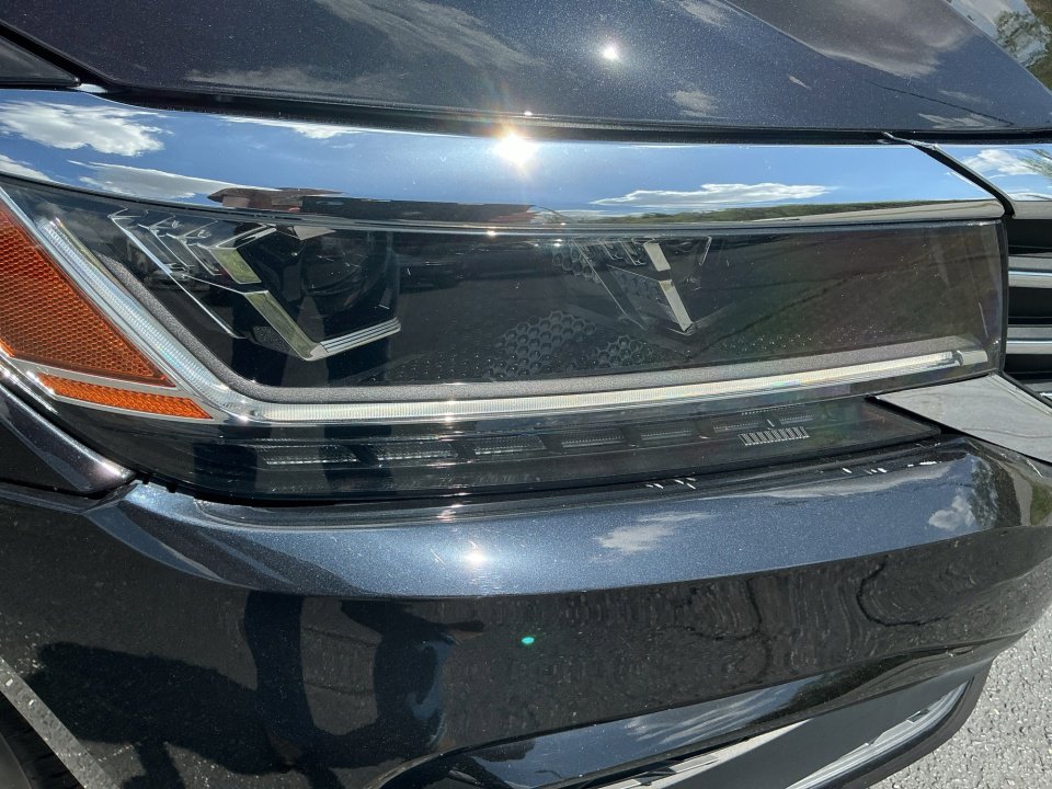 Certified 2020 Volkswagen Passat 2.0T R-Line image 28