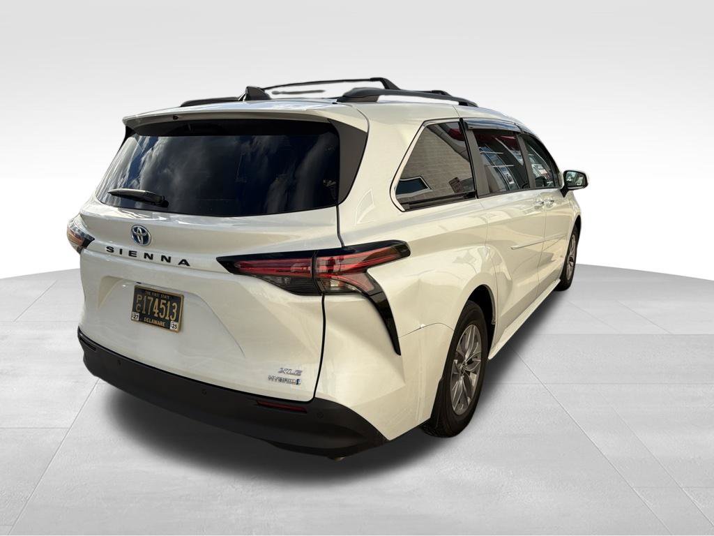 Used 2022 Toyota Sienna XLE FWD image 11