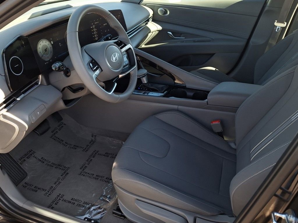Used 2024 Hyundai Elantra SEL w/ Convenience Package image 10