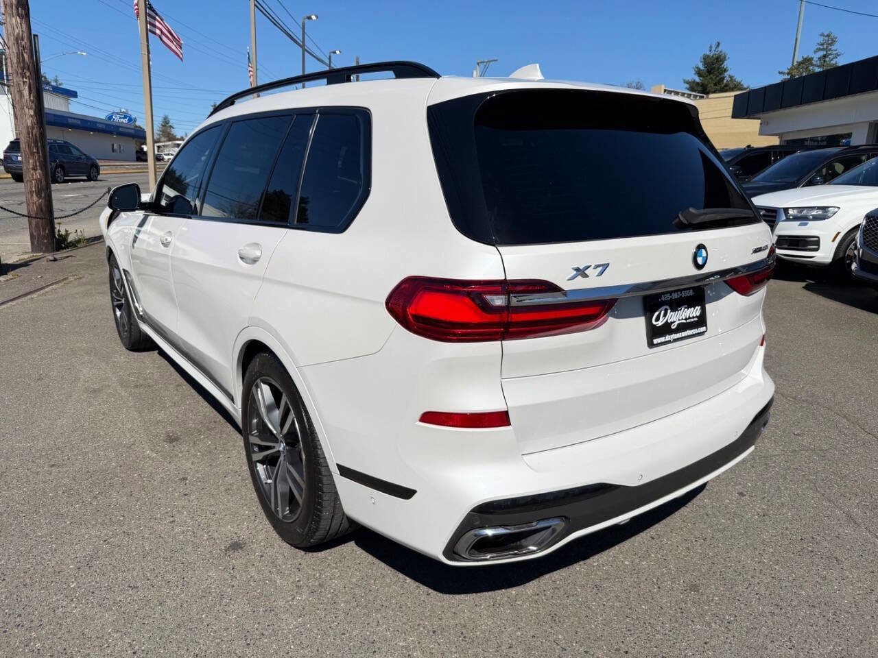Used 2021 BMW X7 xDrive40i w/ M Sport Package image 3